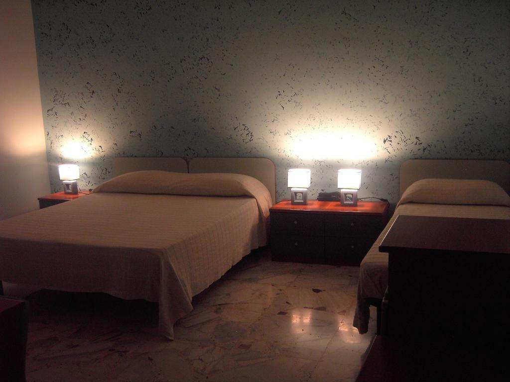 Etna Inn Motta SantʼAnastasia Zimmer foto